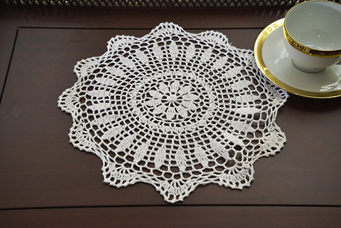 White color Crochet Round Doilies 12" Round Doilies. ( 4 pieces)